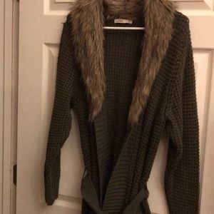 Old navy sweater with faux fur